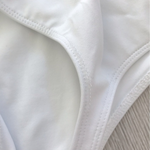Aritzia Babaton Contour V-Neck Sleeveless Bodysuit - Picture 12 of 13